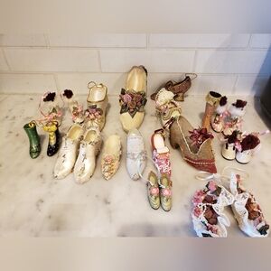 Set Of 23 Shoe Ornaments
